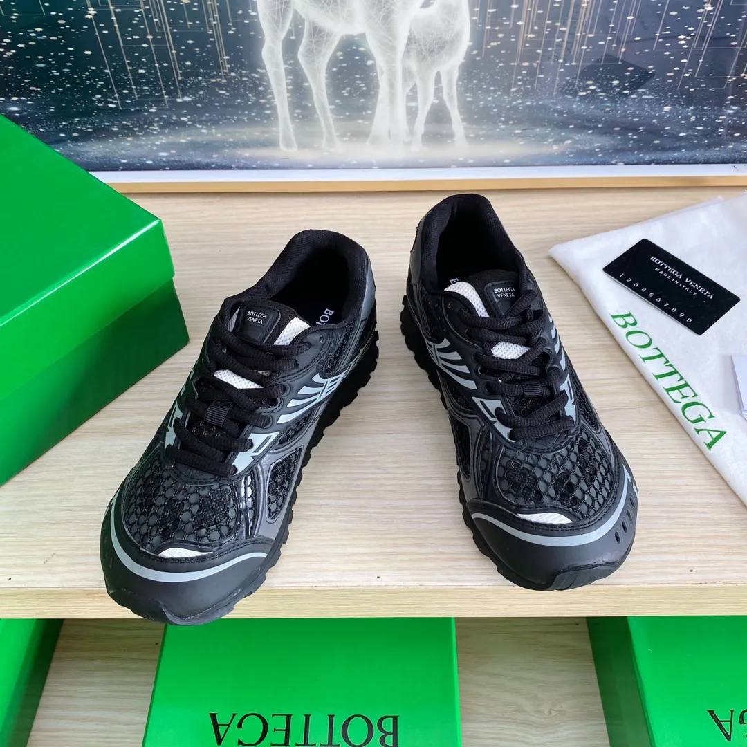 p620🐮🐮High-end version, the original 1:1 couple style new model is on the shelves🔥BV Orbit sneakers Wang Yibo's same style couple's Dad Runner sneakers, made of lightweight technical mesh fabric. Features a geometric patterned rubber outsole. The outsole is made of color-blocked TPU outsole. Size: women’s shoes 35-40, men’s shoes 39-45.